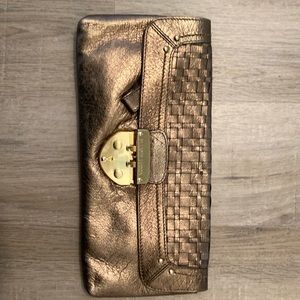 ELLIOTT LUCCA Gold clutch